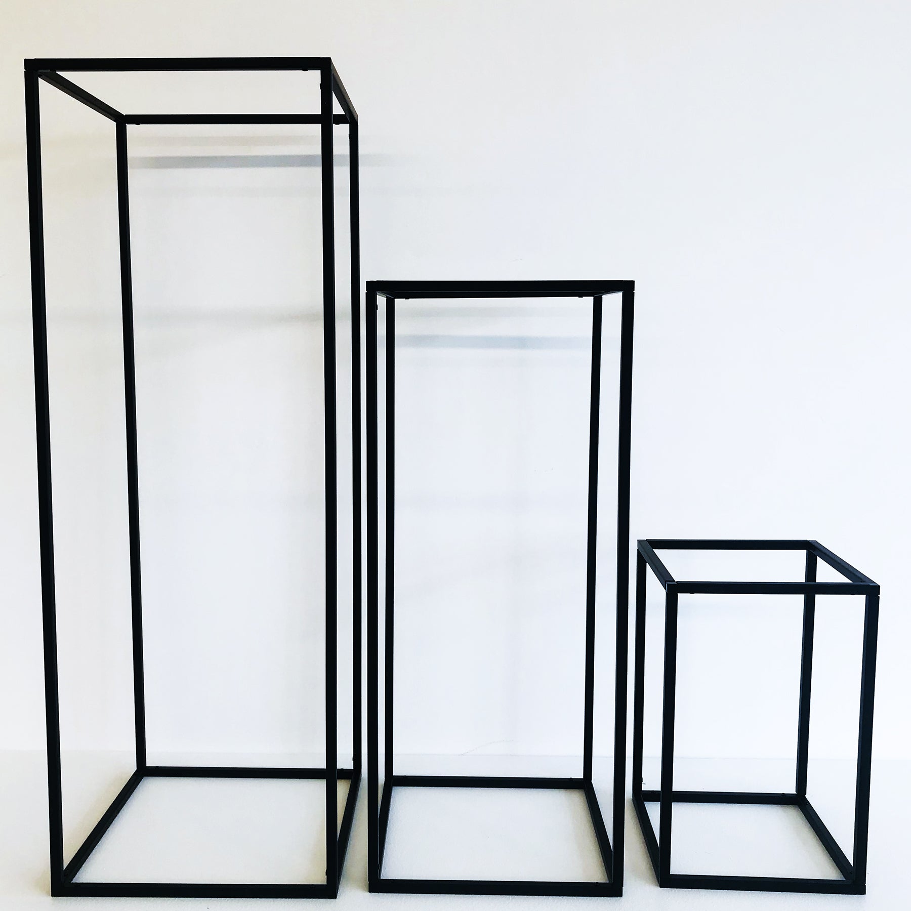 STRUCTURE DE PIEDESTAL NOIR