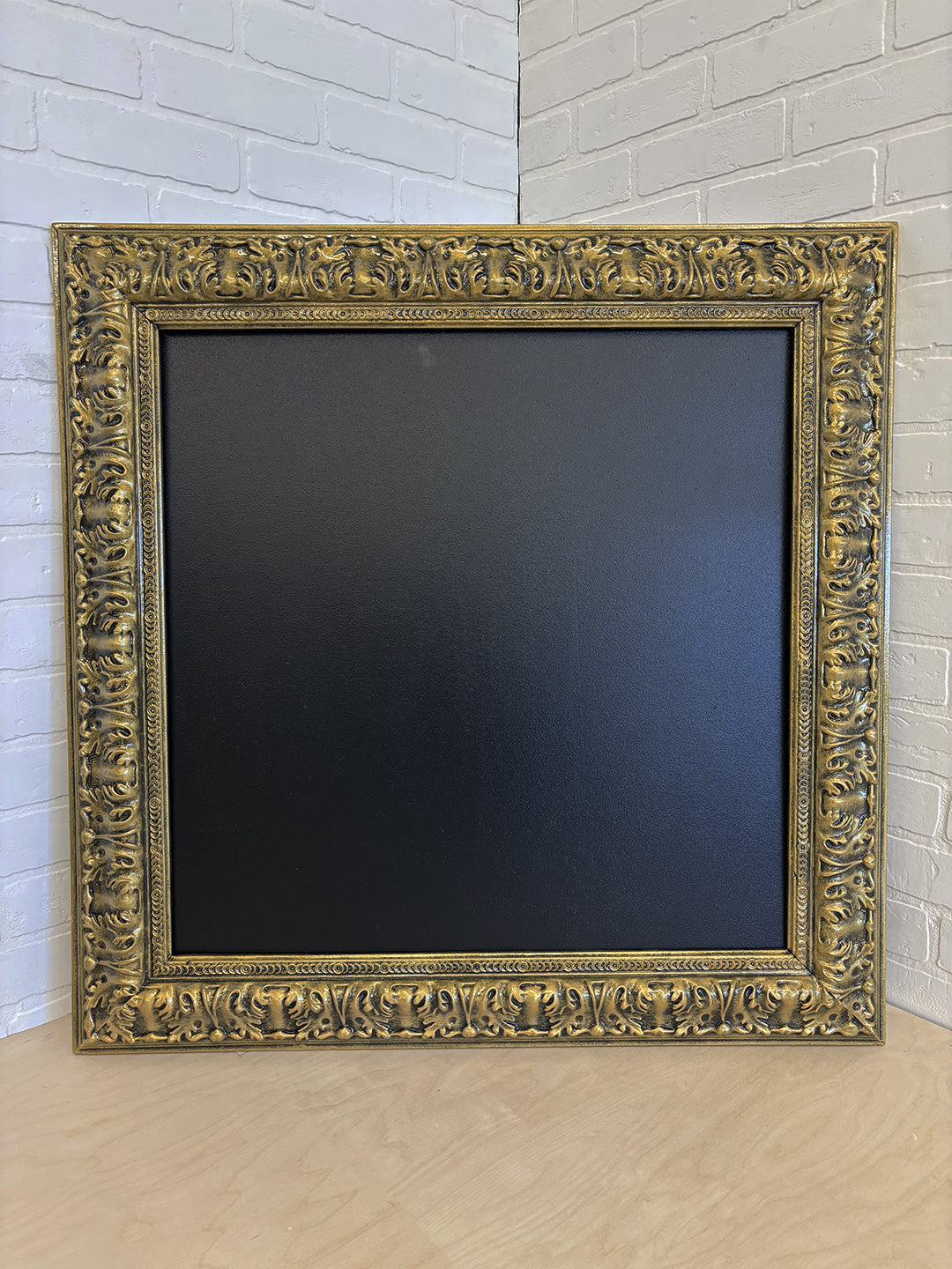 CADRE ANTIQUE OR (CHEVALET INCLU)