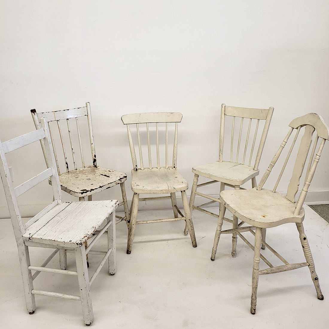 CHAISE ANTIQUE BLANCHE