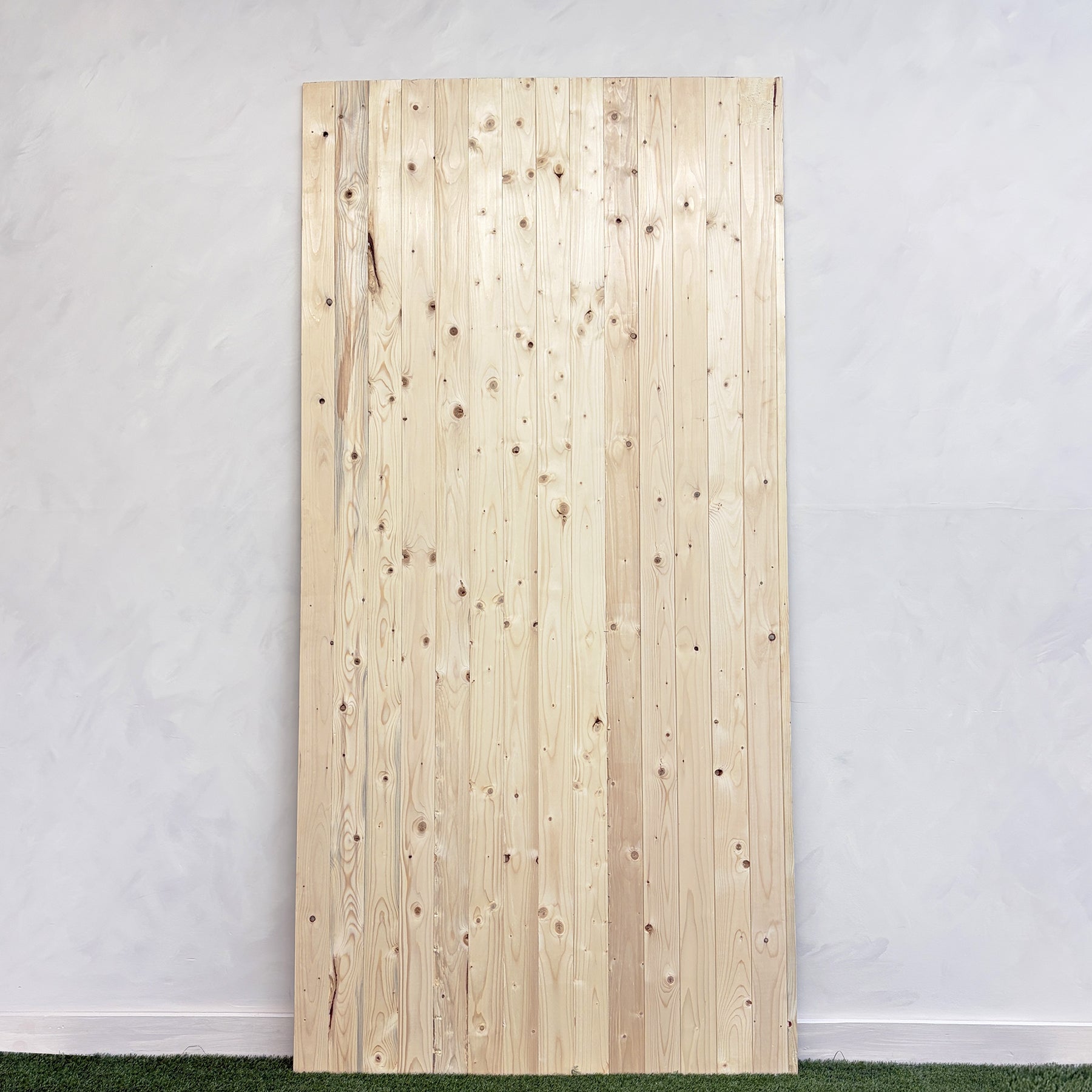 MUR DE LAMBRIS DE BOIS NATUREL