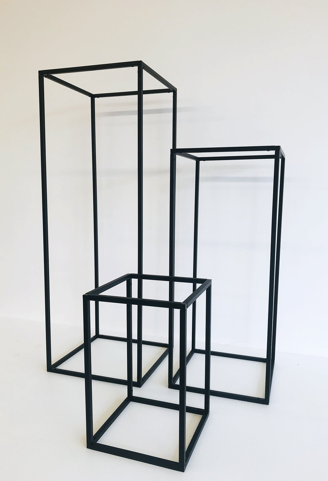 STRUCTURE DE PIEDESTAL NOIR