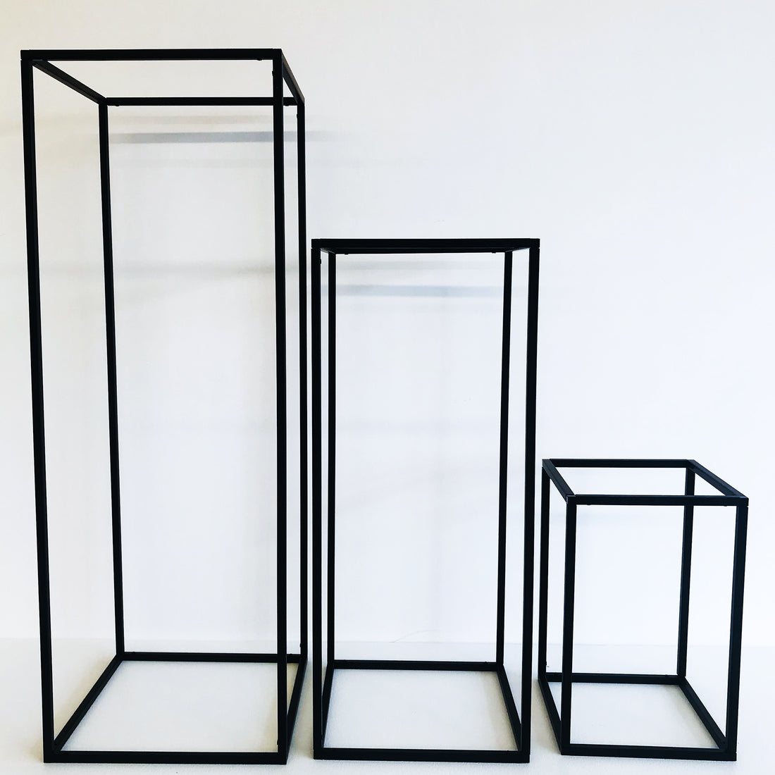 STRUCTURE DE PIEDESTAL NOIR