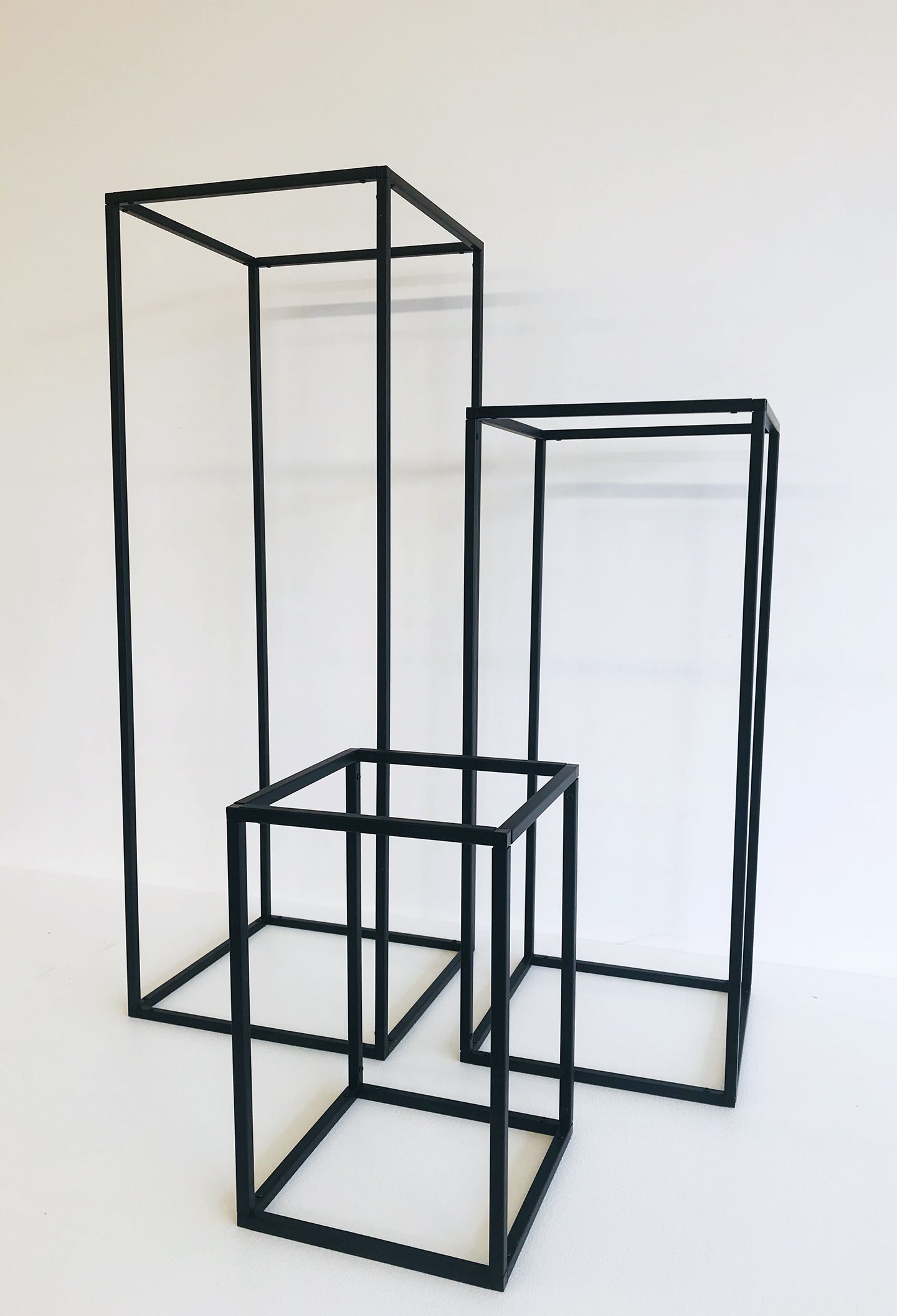 STRUCTURE DE PIEDESTAL NOIR
